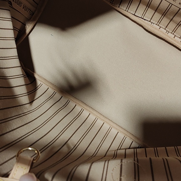 Louis Vuitton Neverfull MM with Pouch, Dust Bag, Box, And Shopping Bag; - Picture 9 of 10